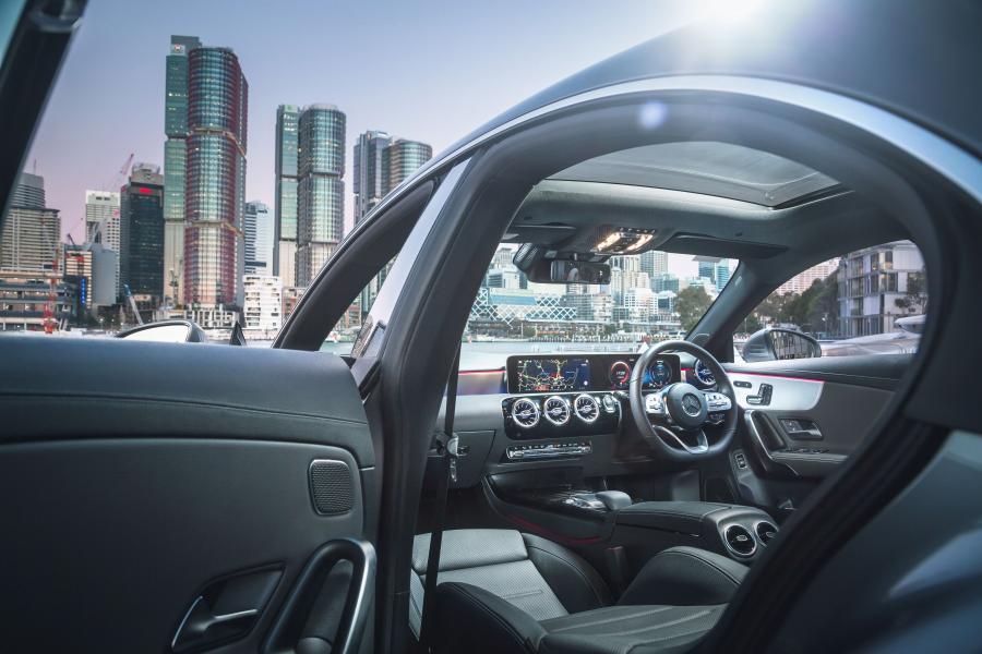 Интерьер Mercedes-Benz CLA200 AMG Line (C118) 2019 года  (AU) (фото 31 из 40)